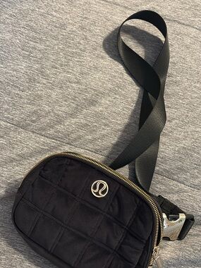 lululemon athletica Black/Gold Quilted Velour Crossbody Bag
